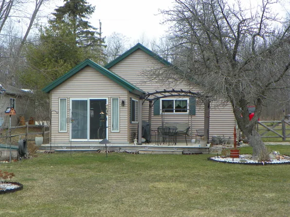 2639 W Lily Lake Rd, Harrison, MI 48625