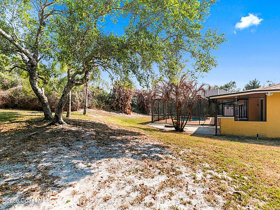5th image of 3750 Hidden Hills Dr