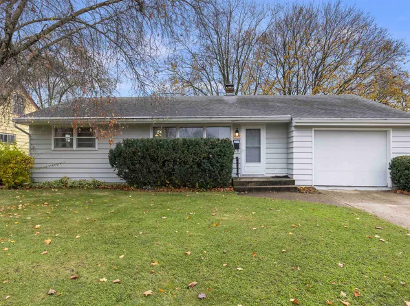 3239 Dartmouth Dr, Rockford, IL 61108