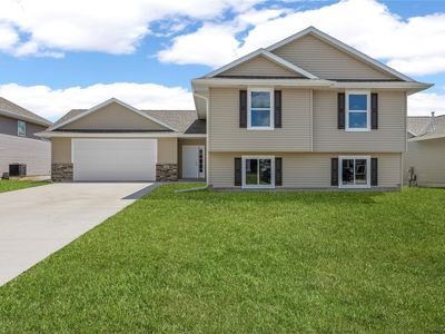 810 Indigo Dr, Palo, IA, 52324