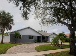 5820 SW 8th St, Plantation, FL 33317