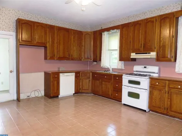 3042 Big Rd, Zieglersville, PA 19492