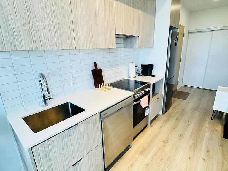 395 Bloor St E #2807 — Photo 7