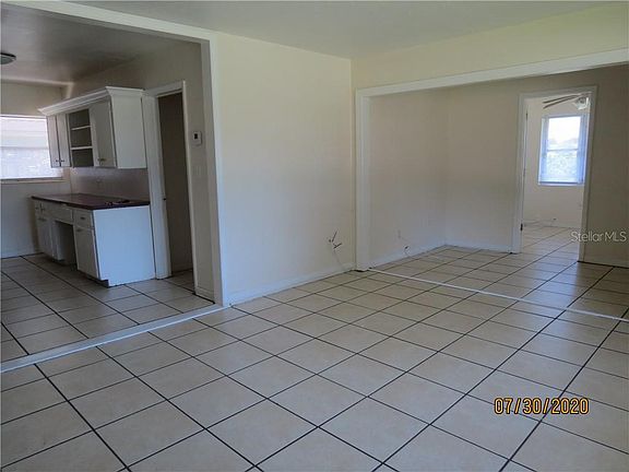 3rd image of 602 NE F Ave
