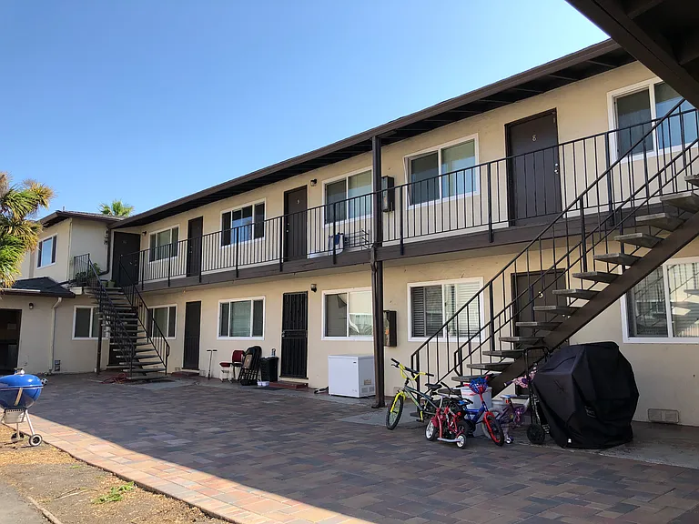 3559 Agate Dr #10 — Photo 3