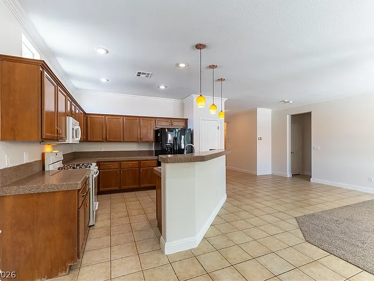 4432 Lobero Ave — Photo 8