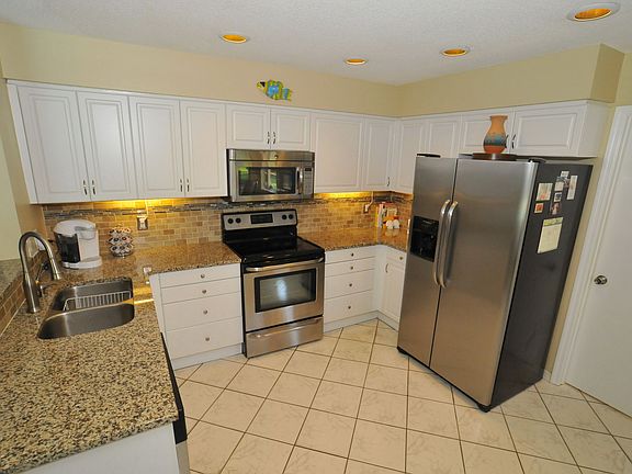 3rd image of 53 Wood Haven Dr