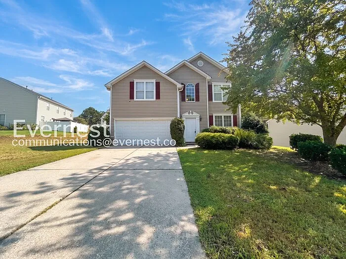 3 bed, 3.0 bath, 1900 sqft, $2,095 — Photo 1