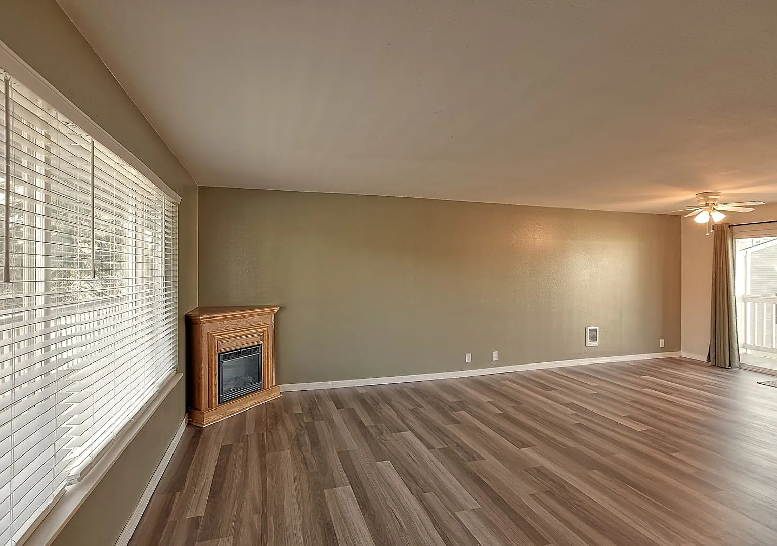 Spacious 2 Bdrm Condo - Budget Friendly! — Photo 4