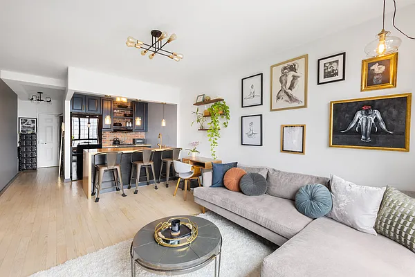 Sold by Oxford Property Group | media 3