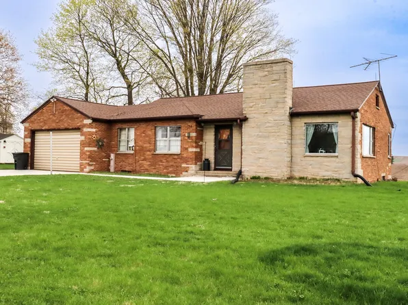 5727 Garden Plain Rd, Fulton, IL 61252