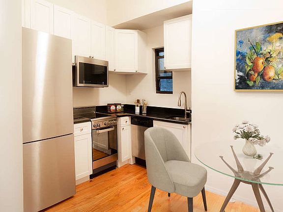 5th image of 26 Jane St APT 1E