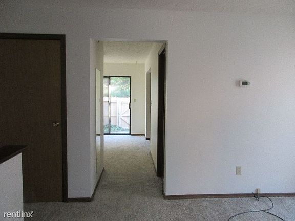 3rd image of 3369 Edgebrook Dr