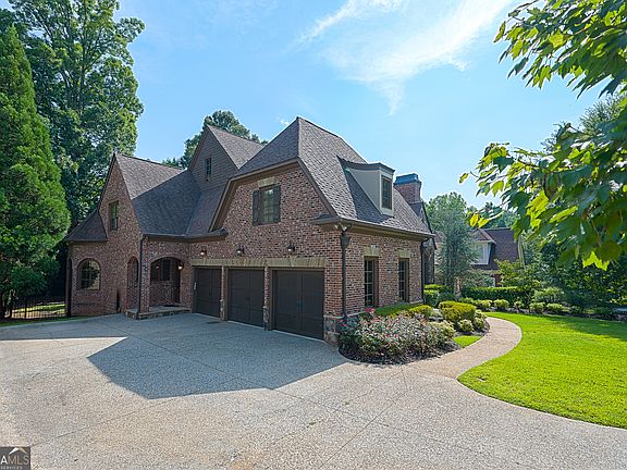 4th image of 831 Camden Park Ct NE