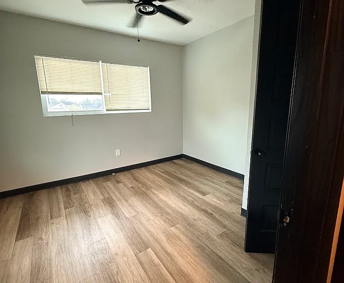 7210 Dahlia St — Photo 56