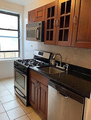 1st image of 587 W 207th St #5EE