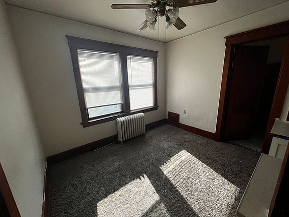 4th image of 209 S 4th St APT 7