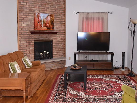 2nd image of 7382 Commonwealth Dr