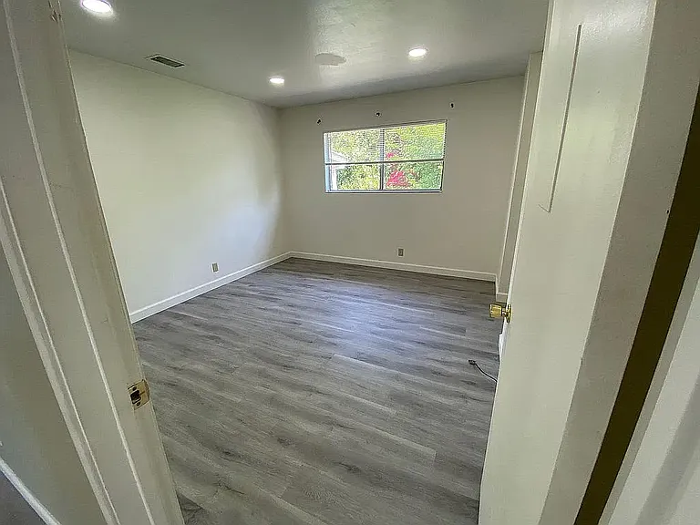 40552 Verne St — Photo 8