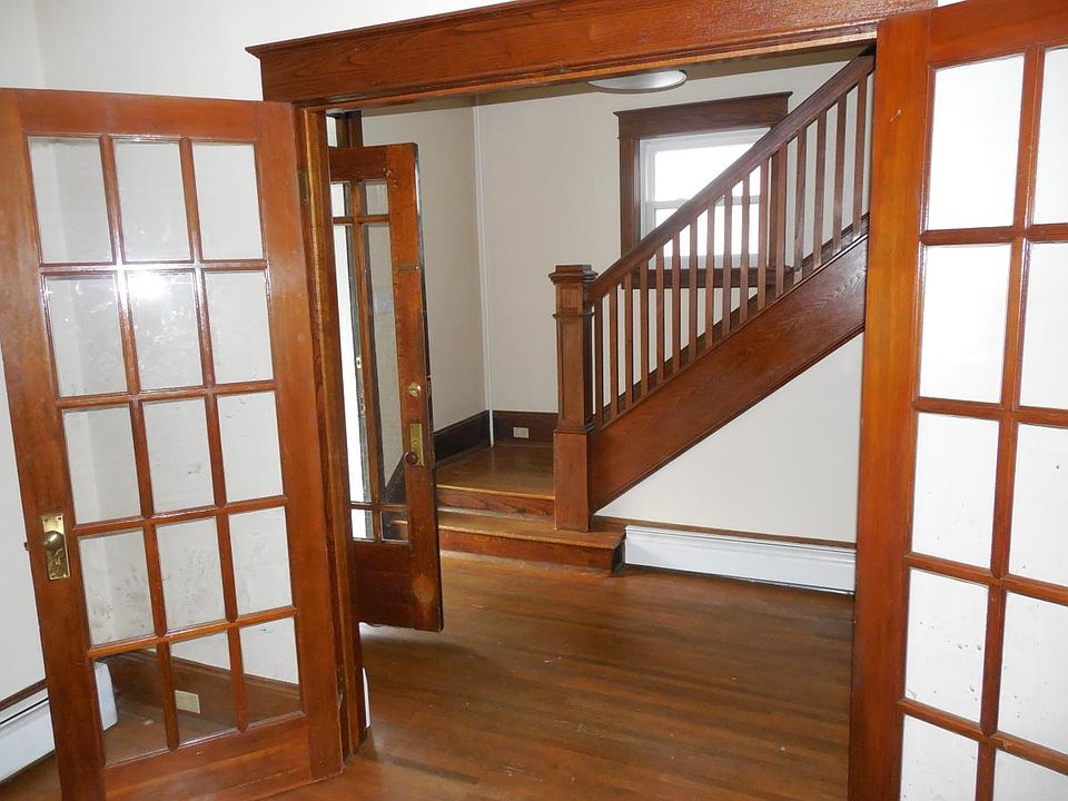 1st image of 869 Mulberry Ave