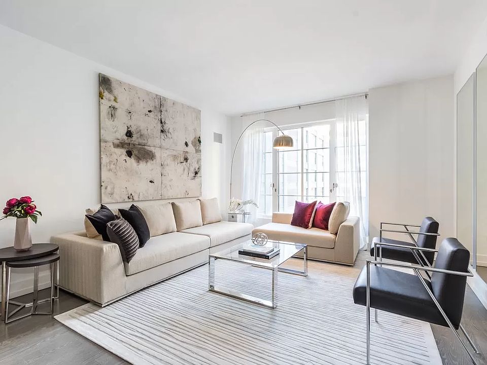 1st image of 70 Charlton St #3D