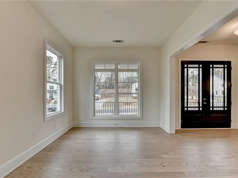 2471 Stewart Rd — Photo 10