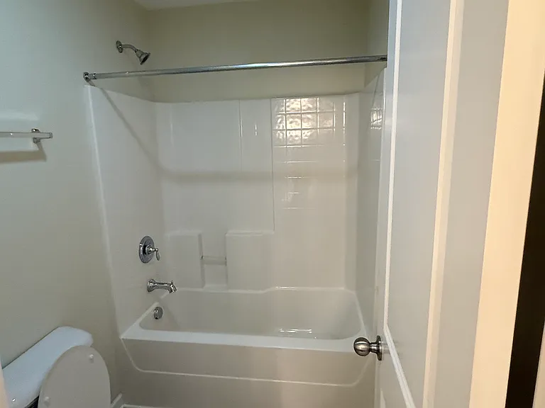 1629 Robindale Dr — Photo 3