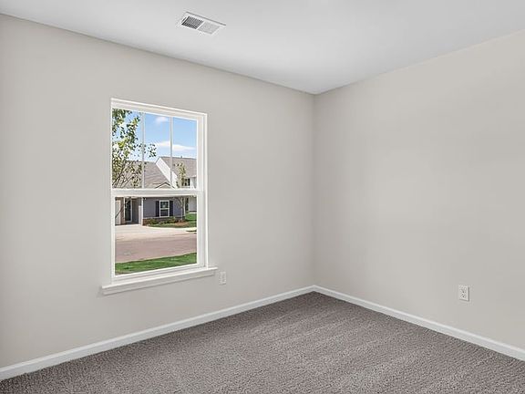 5th image of 208 Strudwick Way