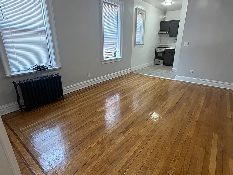 620 Pavonia Ave #D5 — Photo 3