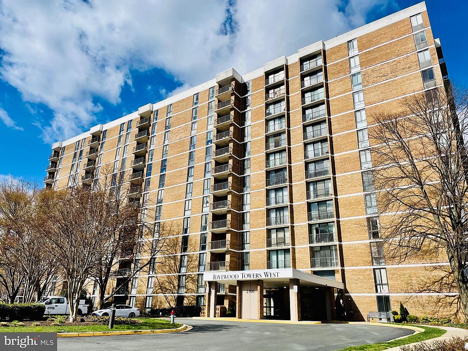 1st image of 2300 Pimmit Dr APT 402