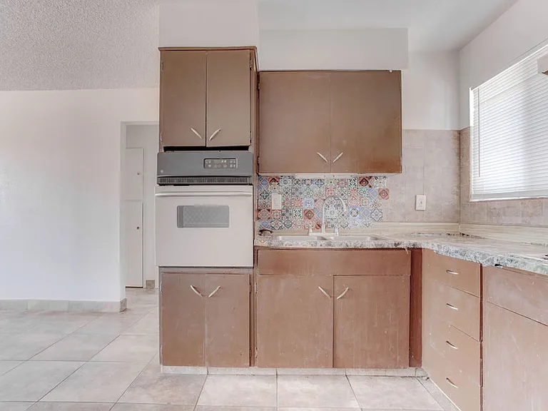 421 N Decatur Blvd — Photo 11