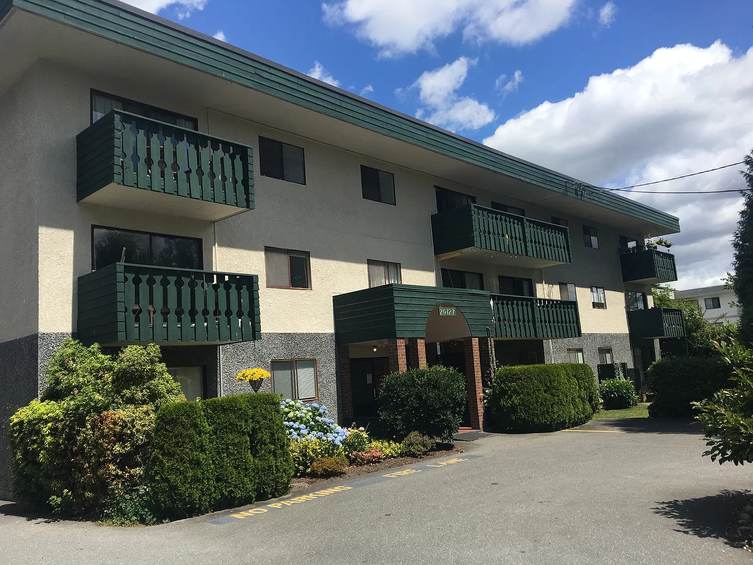 Chestnut Place Apartments — Photo 1