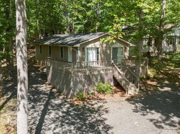 207 Creekside Dr, Locust Grove, VA 22508