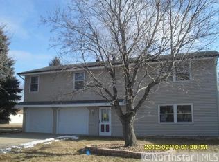 1029 Monroe St S, Shakopee, MN 55379