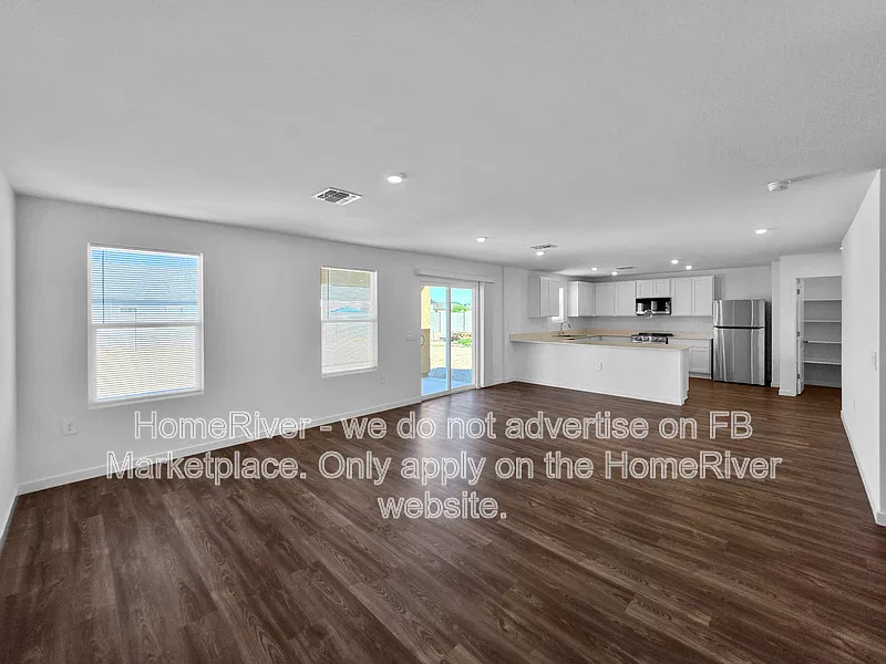 11025 W Hobbit Dr