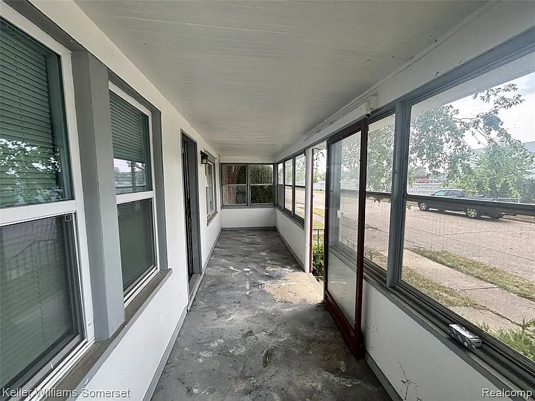 24300 Melrose Ave — Photo 2