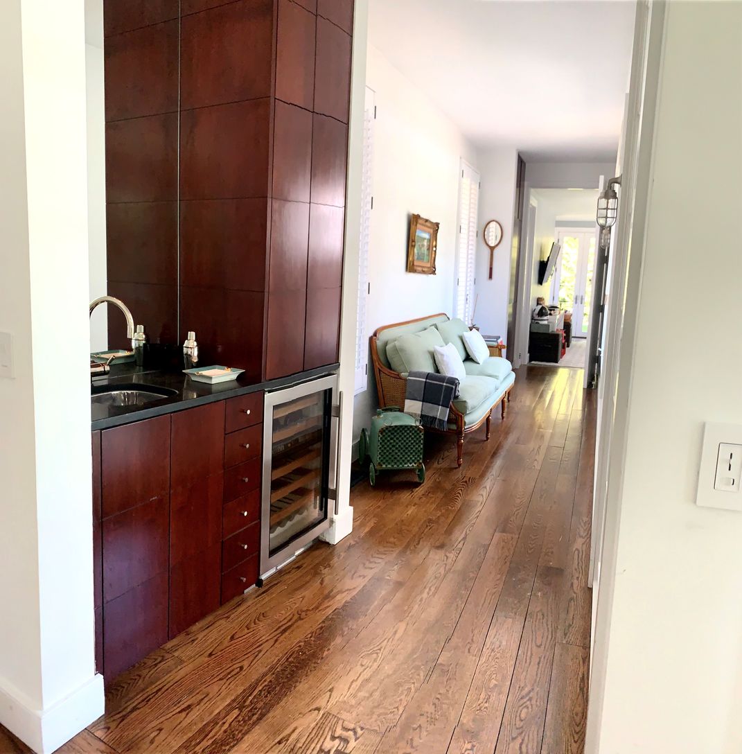  Walk Way to Family Room