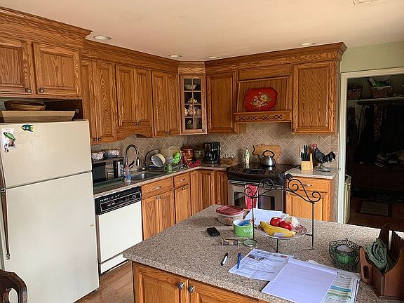 5th image of 45 High Crest Dr