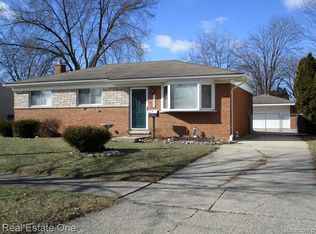 30771 Sutherland Ave, Warren, MI 48088