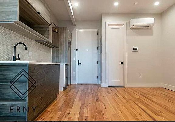 2nd image of 48 Jefferson St #3F