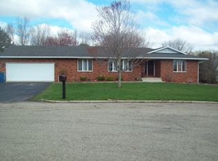 303 Centennial Circle Dr, Walnut, IL 61376