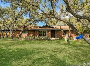 413 Meadowbrook Dr, Hollywood Park, TX 78232