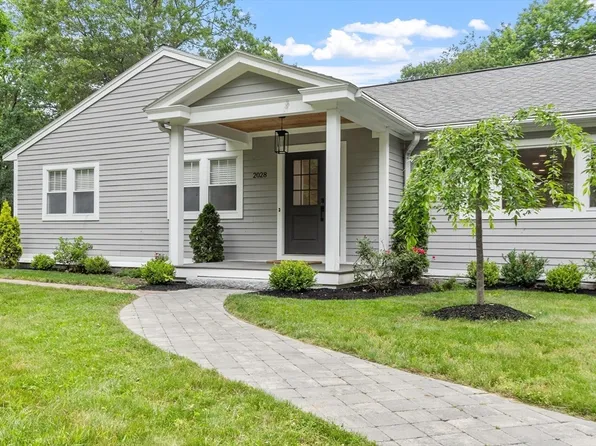 2028 Main St, Concord, MA 01742