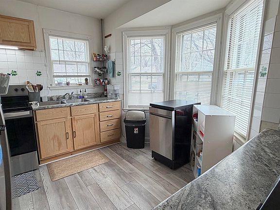 4th image of 510 Western Ave