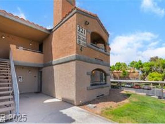4th image of 221 Mission Catalina Ln APT 104