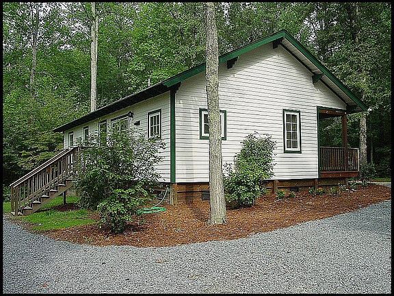 4th image of 379 Walnut Woods Dr