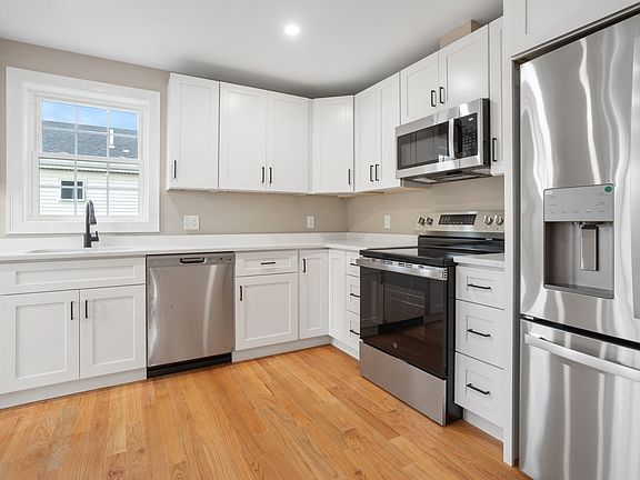 3rd image of 661 Washington Ave #1