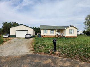 170 Country Ln, Mooresville, NC 28115