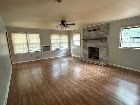 3rd image of 505 N College St