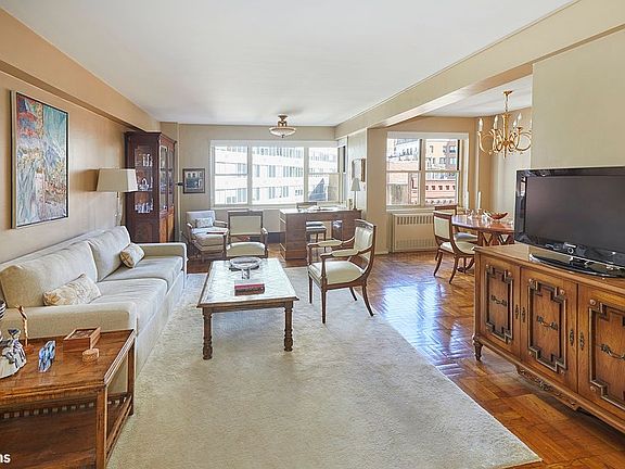 2nd image of 415 E 52nd St APT 8CC